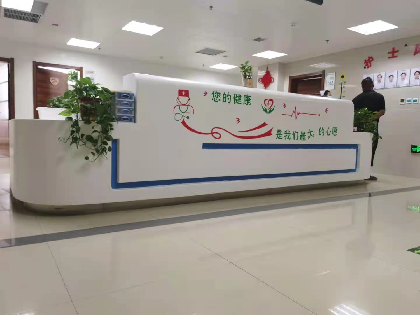 公司產(chǎn)品有兒童病床、單搖病床、醫(yī)療家具、治療臺、護(hù)理床、藥架等